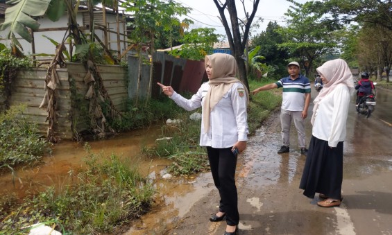 Lurah Air Hitam Bersama DLH Kota Tinjau Langsung Titik Kritis Tanpa Drainase di Ringroad 3